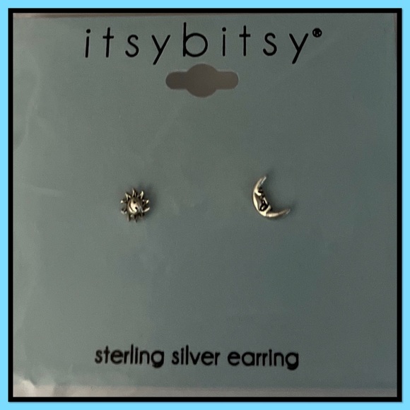 ☀️New☀️Asymmetrical Star & Moon Earrings☀️💫 - Picture 5 of 5